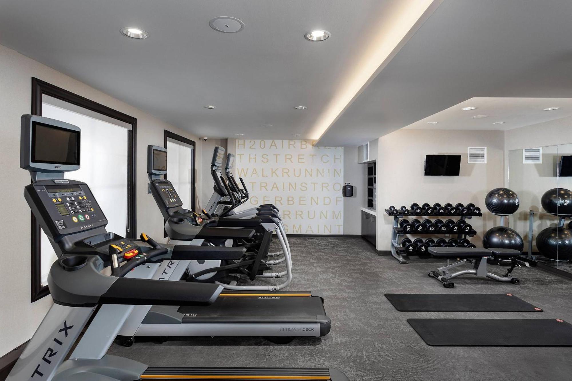Residence Inn By Marriott Milwaukee Brookfield Buitenkant foto