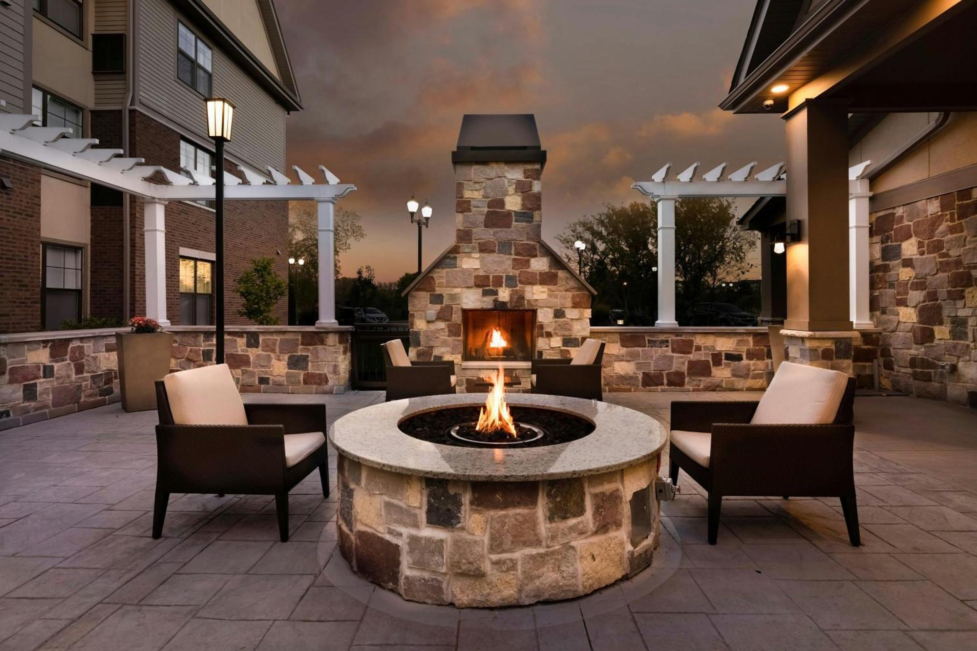 Residence Inn By Marriott Milwaukee Brookfield Buitenkant foto