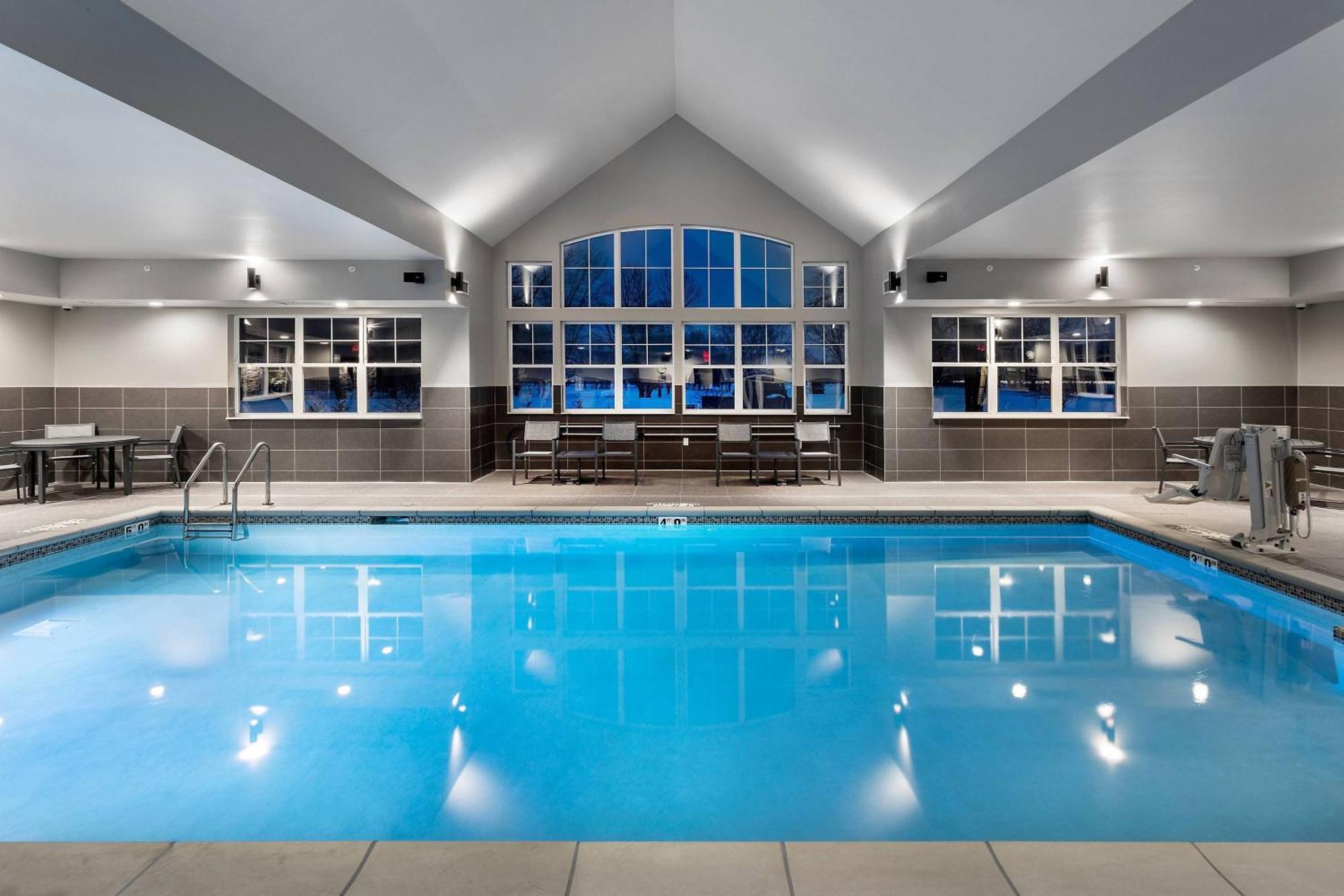 Residence Inn By Marriott Milwaukee Brookfield Buitenkant foto